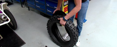 Zijspancrosser Etienne Bax kan zondag wereldkampioen worden Zijspancrosser Etienne Bax kan zondag wereldkampioen worden