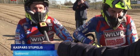 Zijspancrosser Etienne Bax begint aan nieuw WK-seizoen Zijspancrosser Etienne Bax begint aan nieuw WK-seizoen